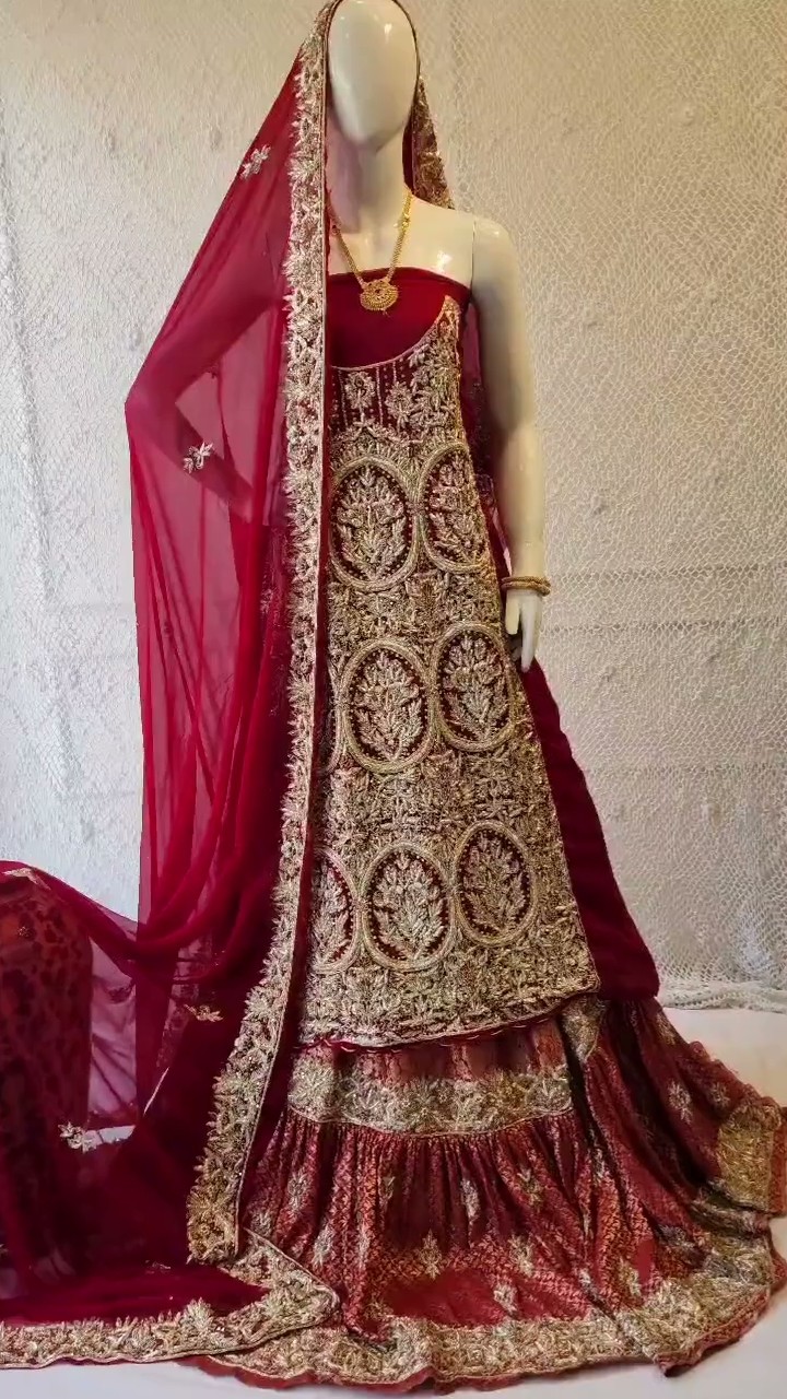 Red Banarsi Farshi Lehenga - Image 3